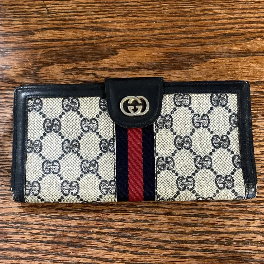 VINTAGE Gucci Beige and Black Women's Wallet - Picture 1 of 3